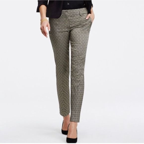 LOFT Pants - Ann Taylor LOFT Black and Gold Jacquard Cropped Pants, Size 4 Petite